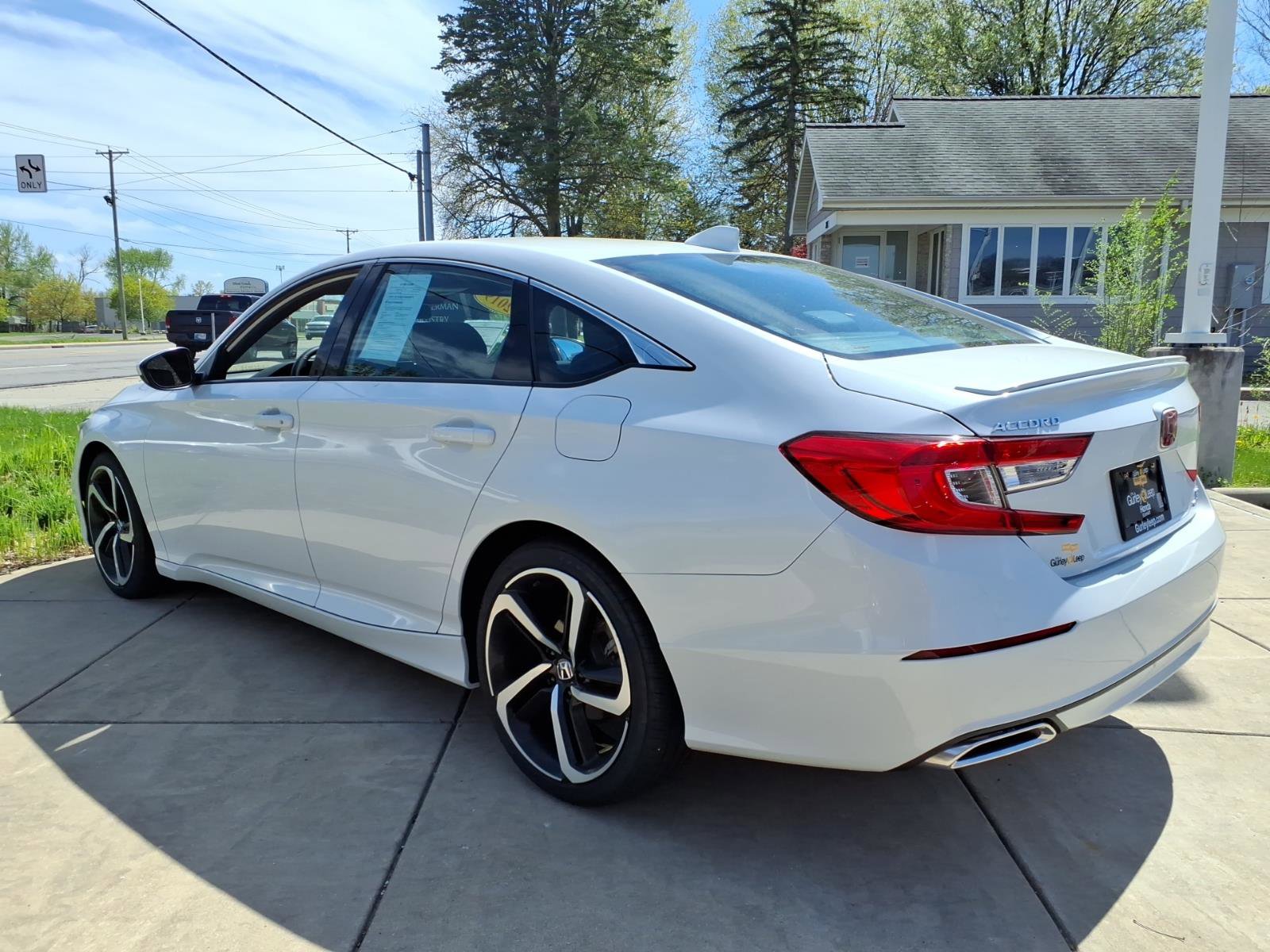 Used 2019 Honda Accord Sport image 10