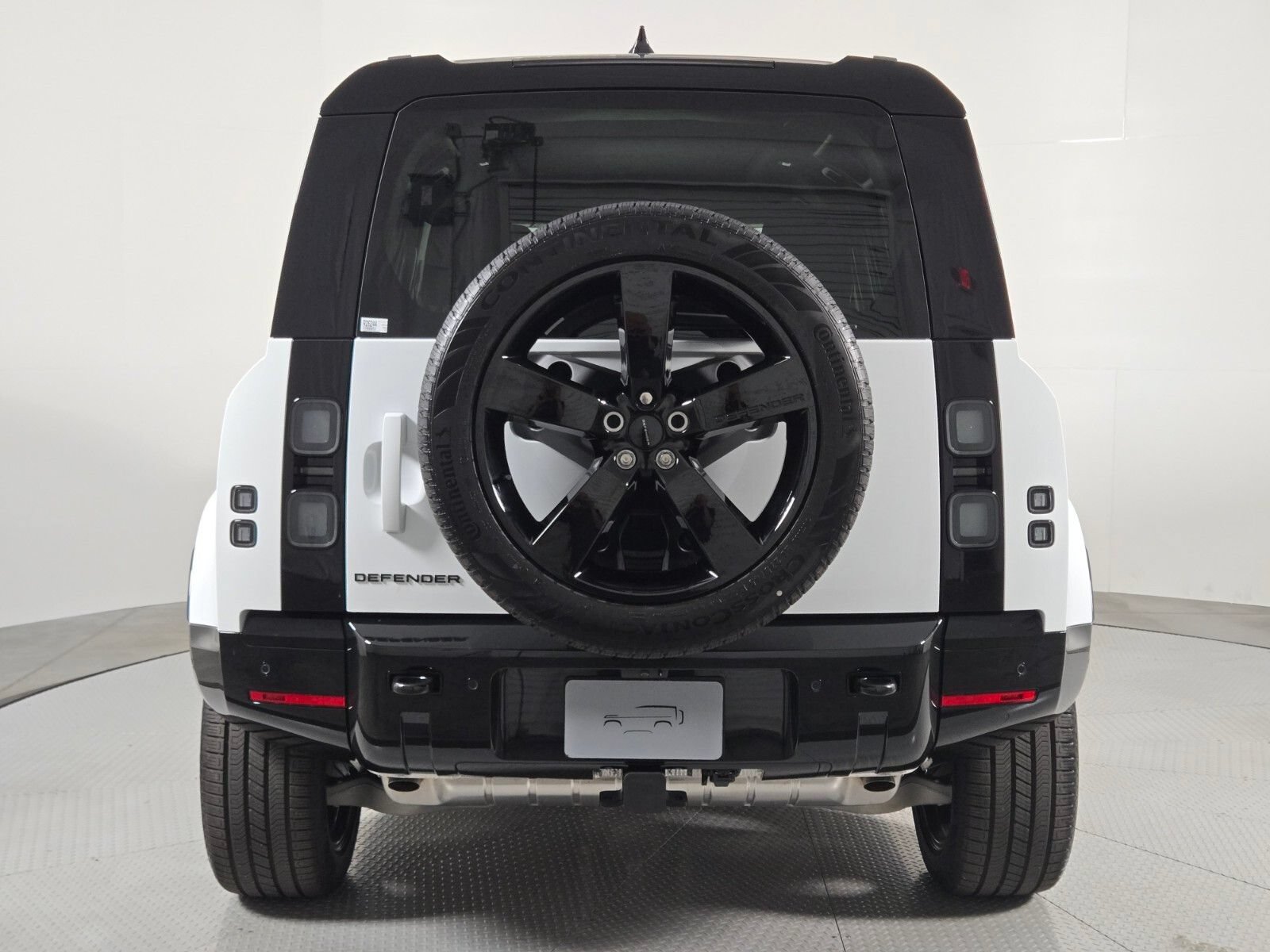 New 2026 Land Rover Defender 110 X-Dynamic SE AWD/4WD image 7