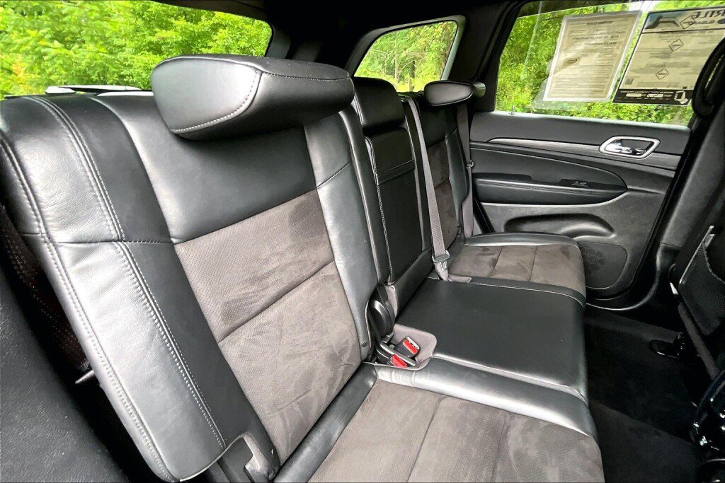 Used 2021 Jeep Grand Cherokee Laredo X AWD/4WD image 15