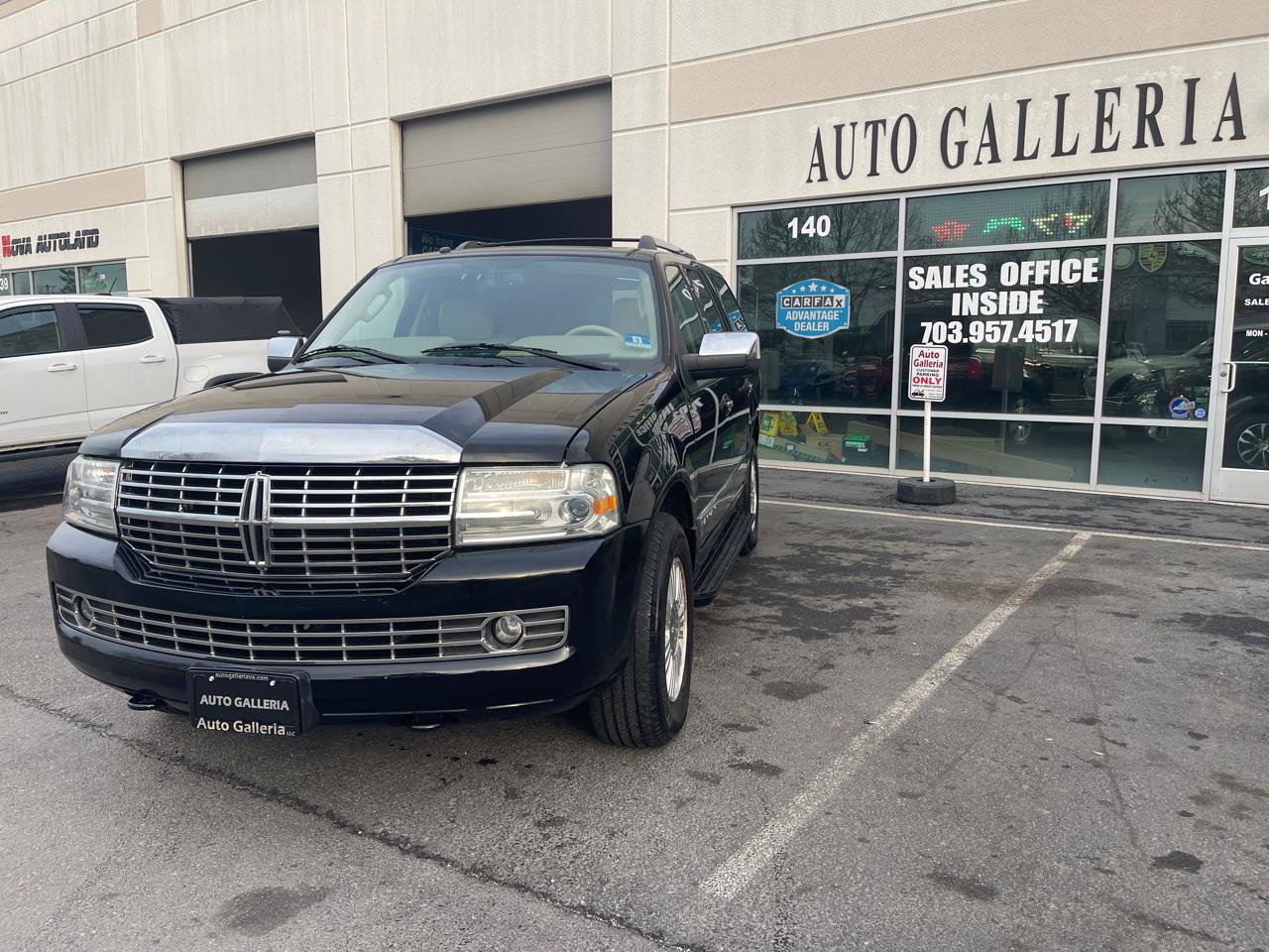 Used 2008 Lincoln Navigator 4WD image 3