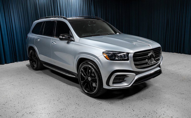 New 2026 Mercedes-Benz GLS 580 4MATIC image 3