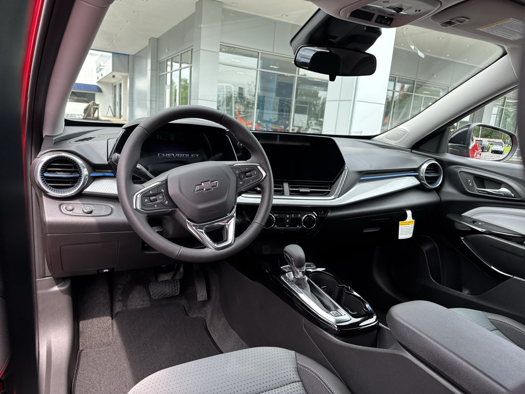 New 2026 Chevrolet Trax LT w/ Midnight Edition FWD image 7