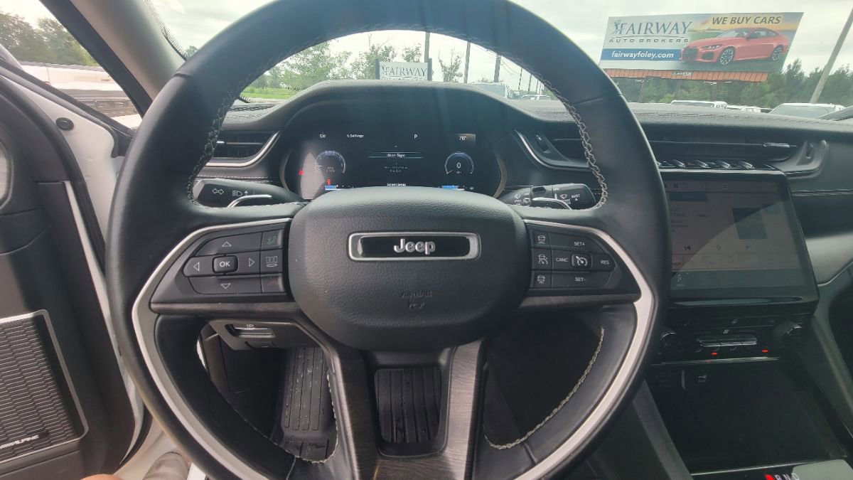 Used 2022 Jeep Grand Cherokee L Limited RWD image 12