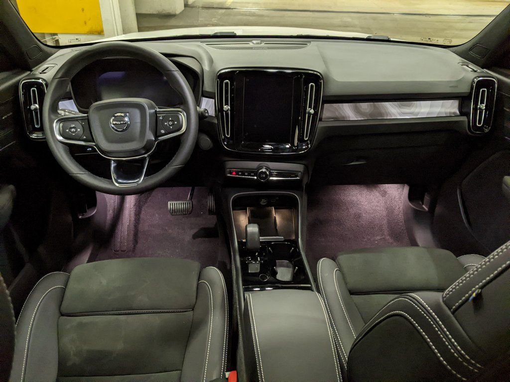 Certified 2023 Volvo XC40 Recharge Ultimate image 12