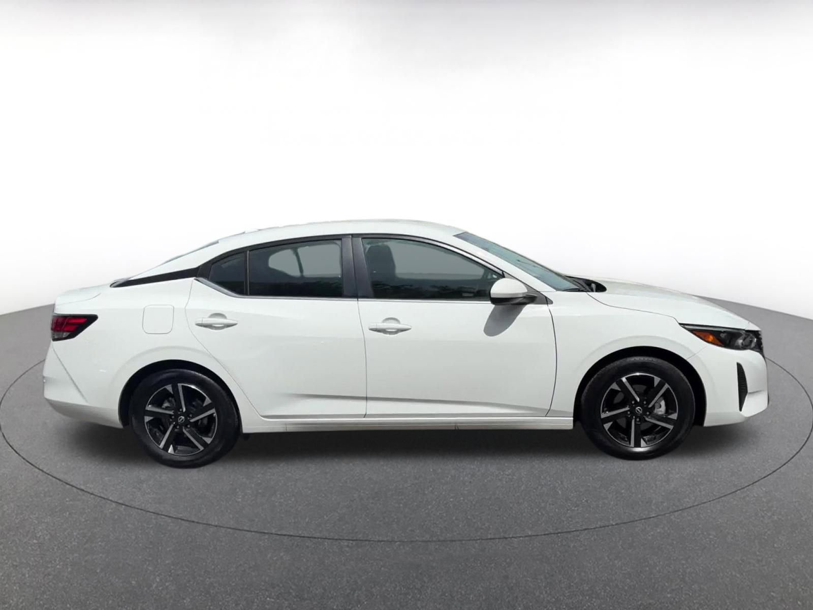 Used 2025 Nissan Sentra SV image 16