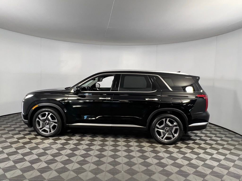Used 2023 Hyundai Palisade Limited w/ Winter Package image 10