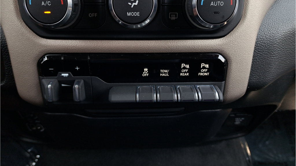 Used 2021 RAM 1500 Laramie AWD/4WD image 22
