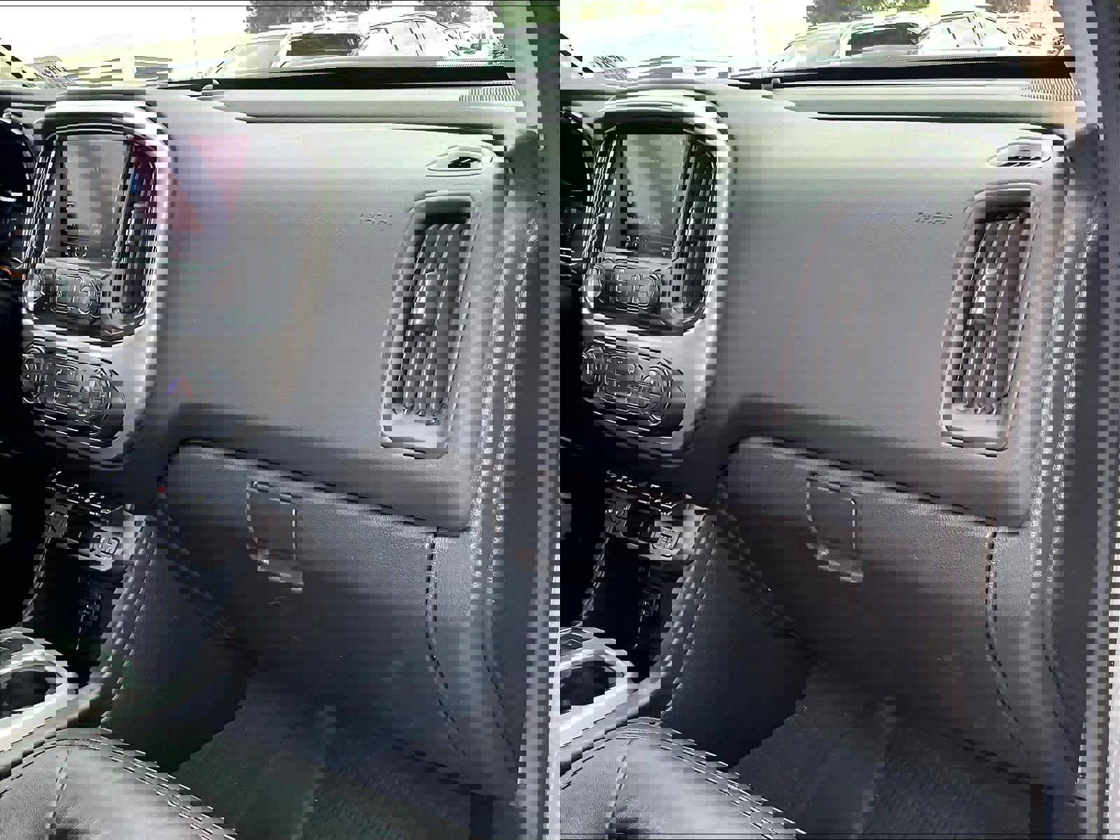 Used 2021 Chevrolet Colorado ZR2 image 18