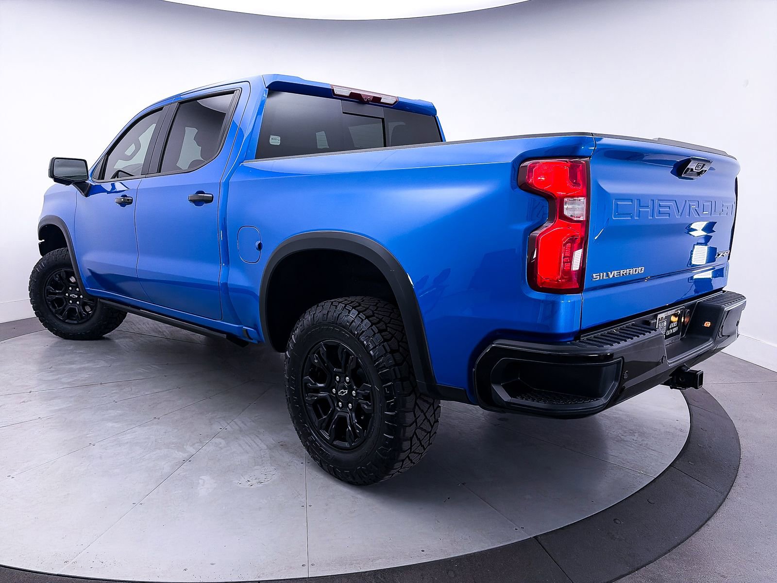 Used 2025 Chevrolet Silverado 1500 ZR2 w/ Technology Package image 3