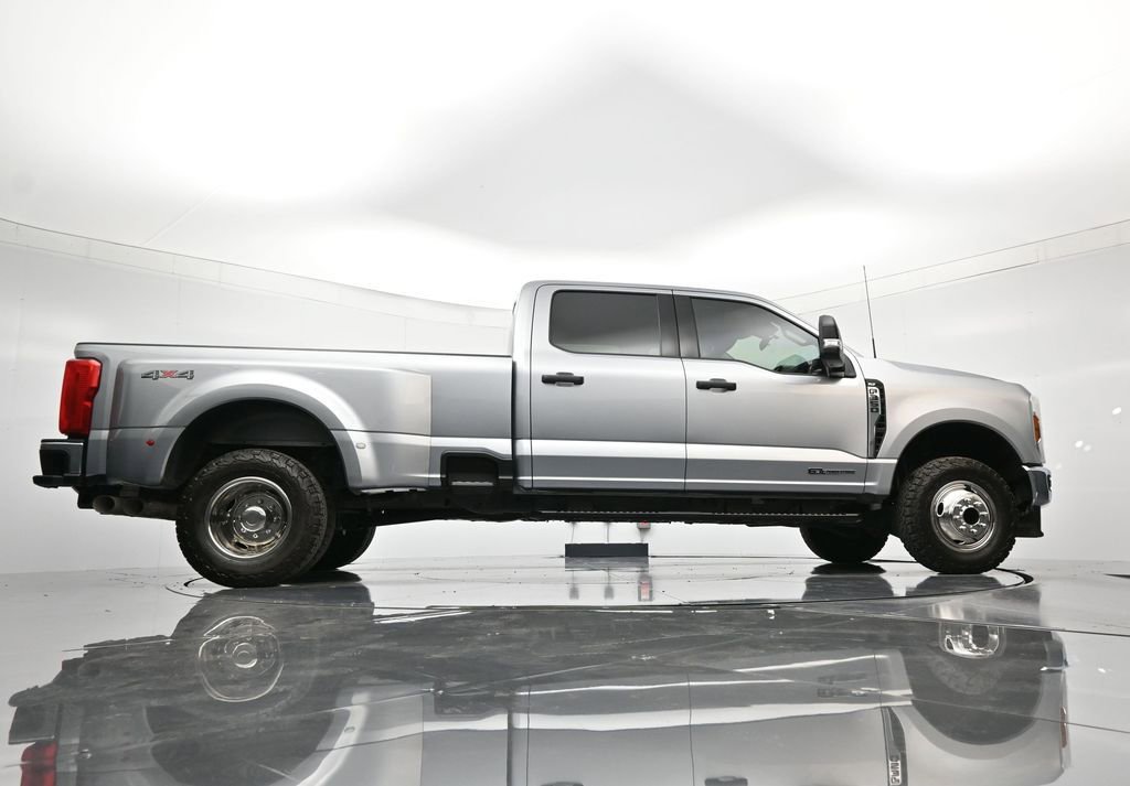 Used 2024 Ford F350 XLT image 37