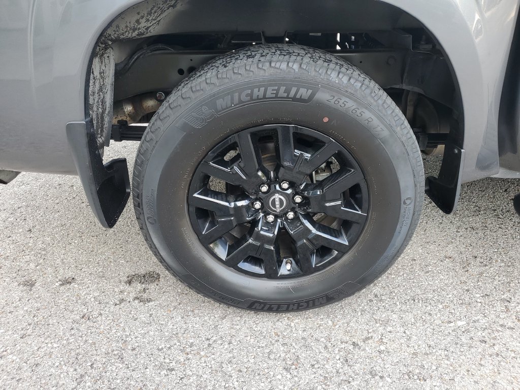Certified 2023 Nissan Frontier SV w/ Midnight Edition Package AWD/4WD image 5