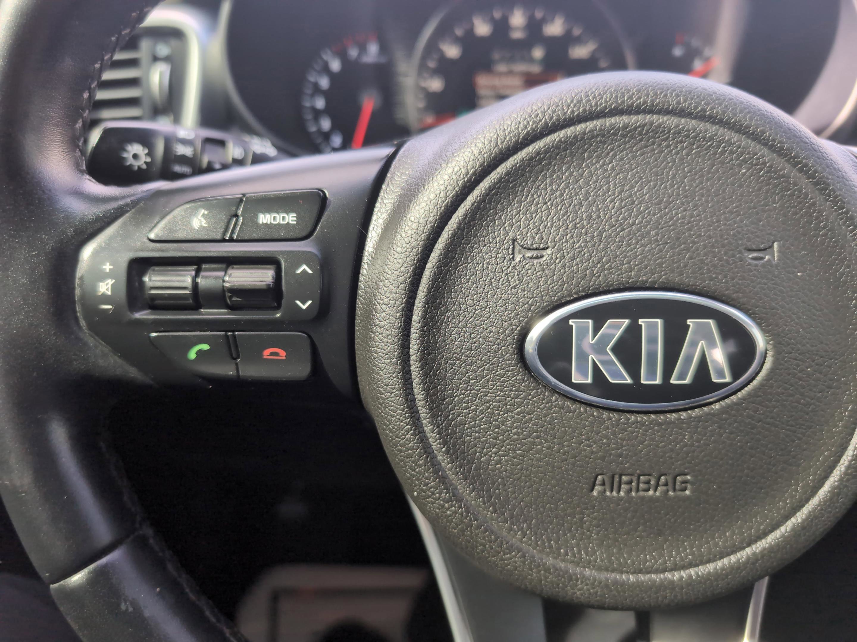 Used 2017 Kia Sorento SX image 40