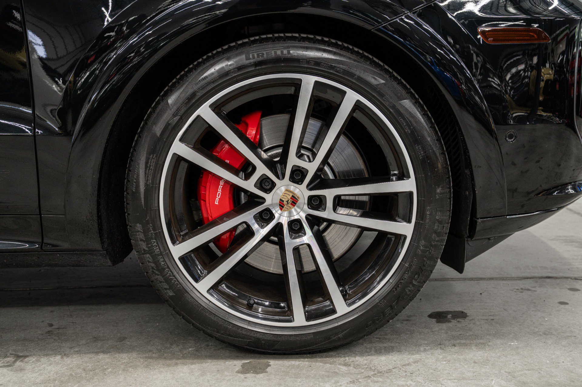 Used 2025 Porsche Cayenne GTS AWD/4WD image 48
