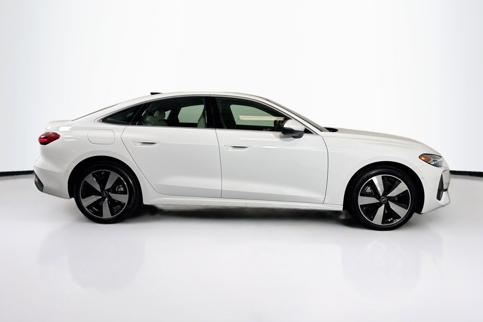 Used 2025 Audi A5 2.0T Prestige w/ 19" Wheel Package image 4
