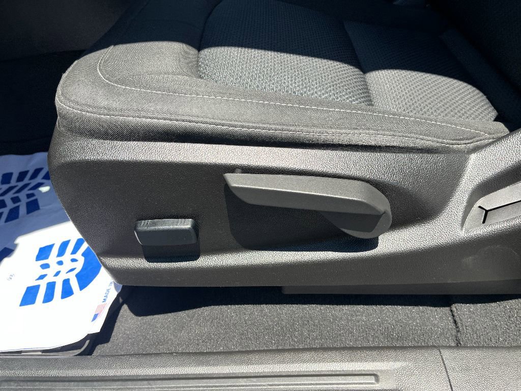 Used 2022 Chevrolet Colorado LT w/ Safety Package image 28