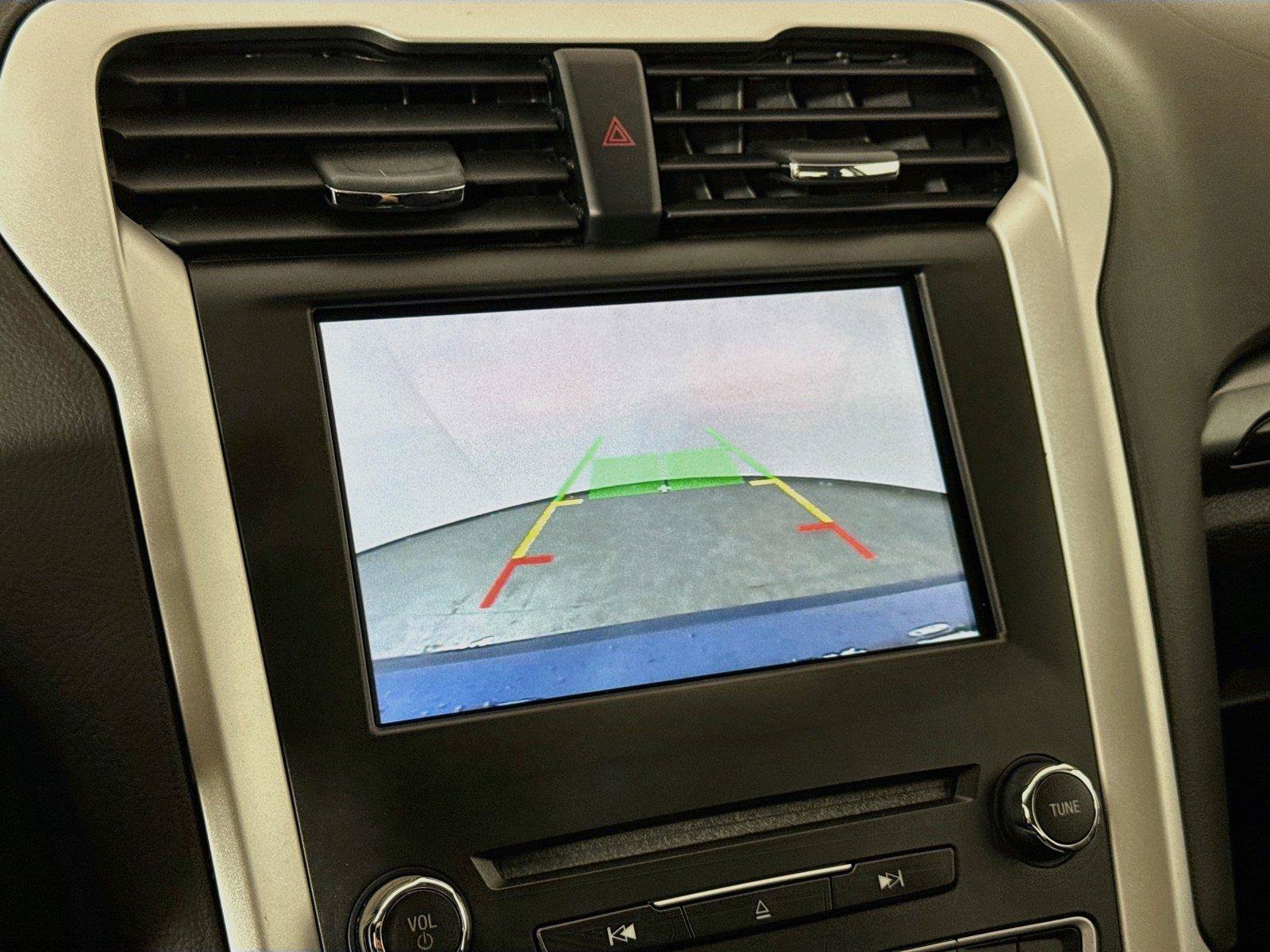 Used 2016 Ford Fusion SE FWD image 22