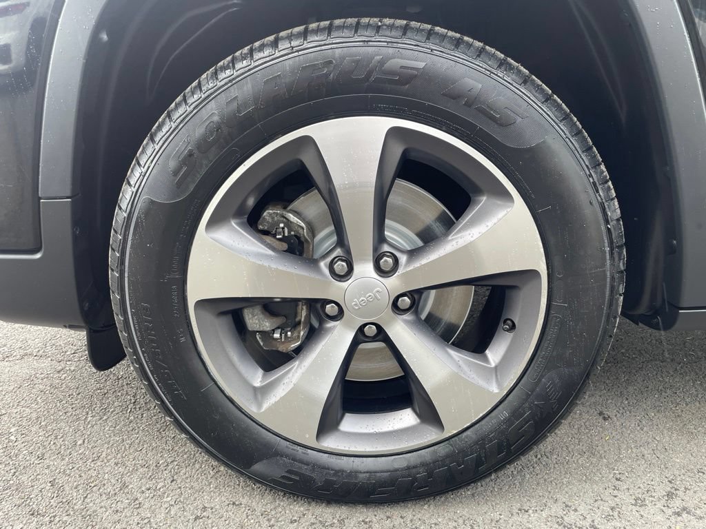 Used 2021 Jeep Cherokee Limited AWD/4WD image 9
