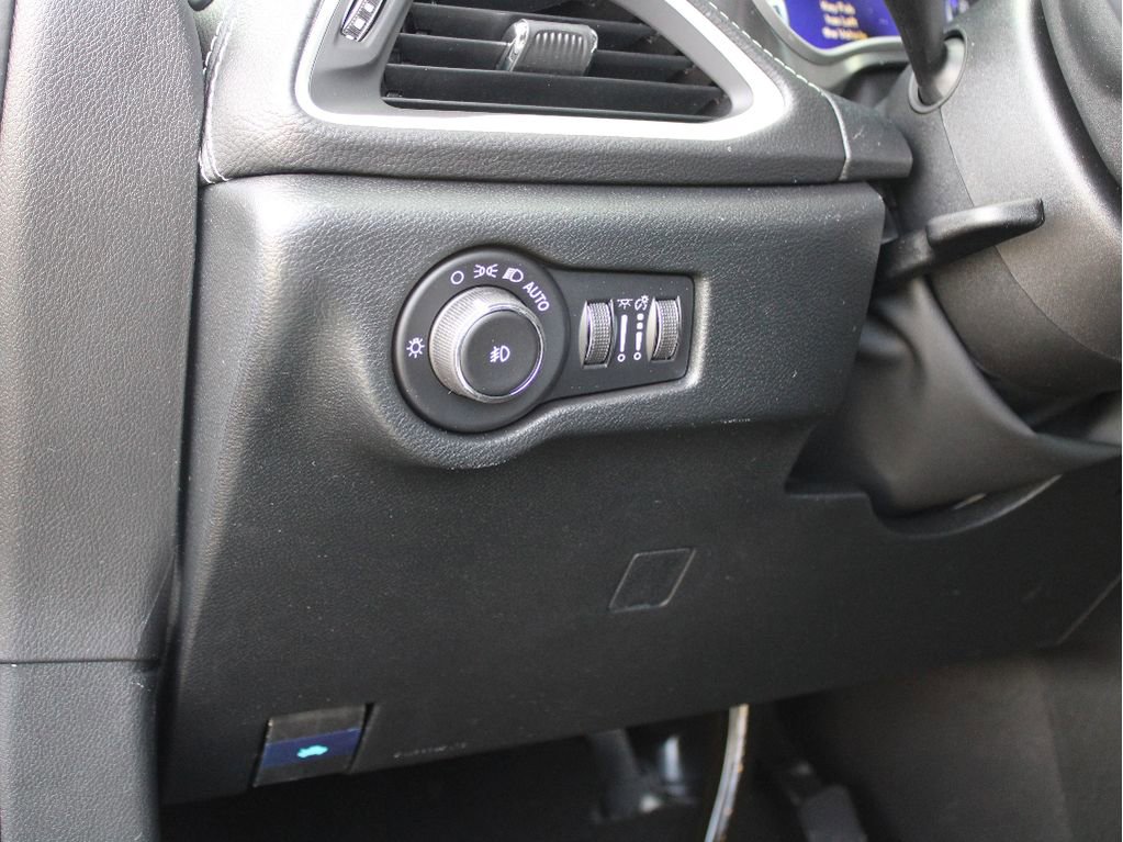 New 2026 Chrysler Pacifica Select image 15