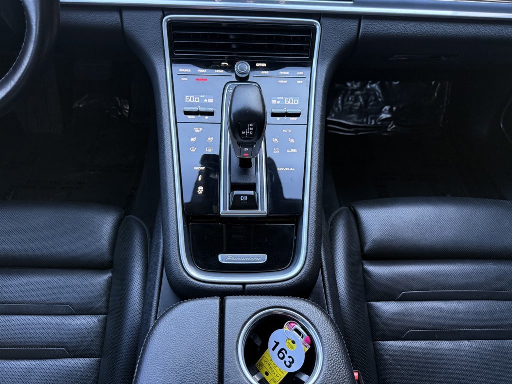 Used 2018 Porsche Panamera 4 image 32