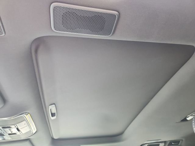 Used 2024 Lexus LX 600 4WD w/ Premium Package image 19