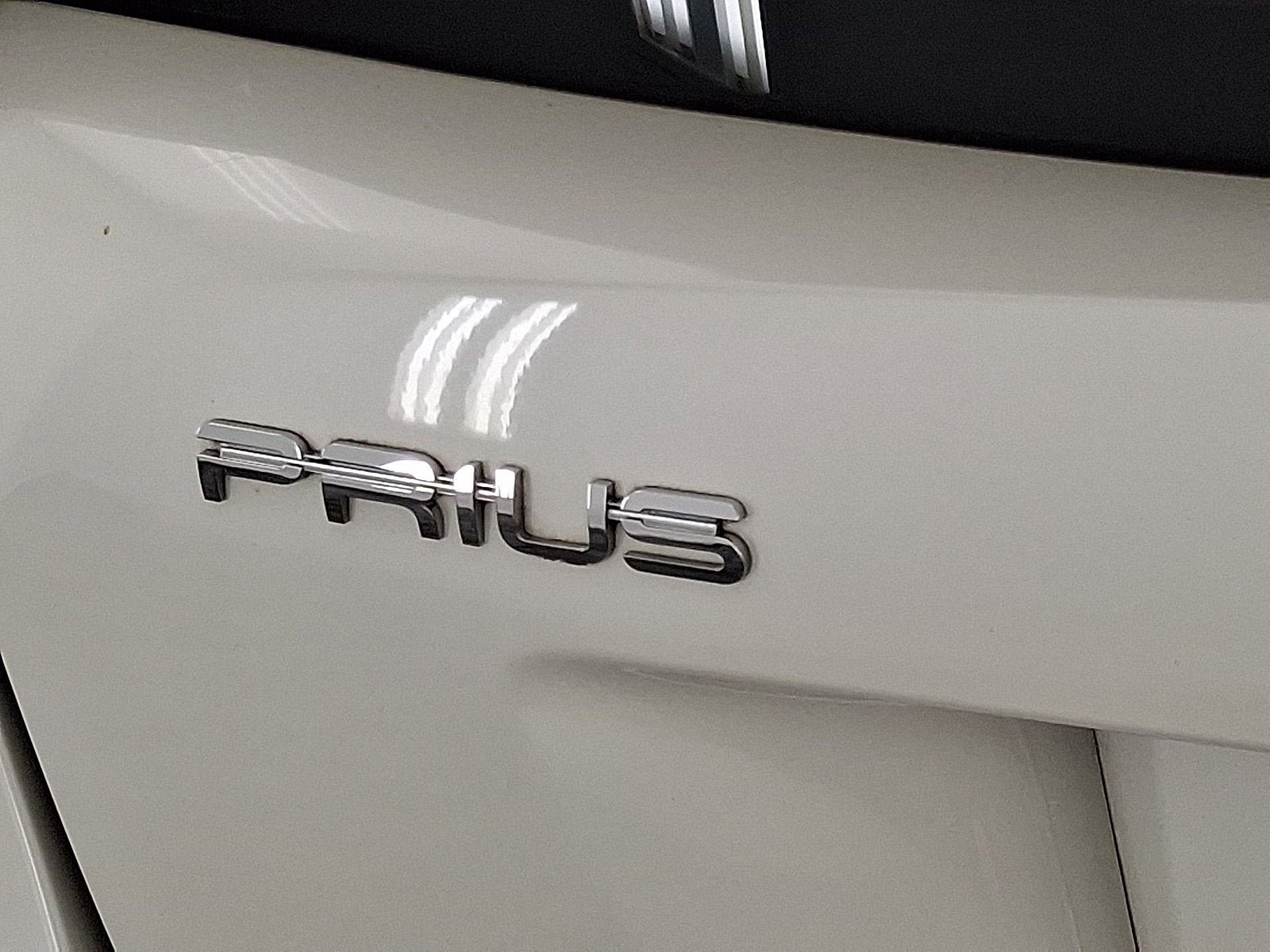 Certified 2017 Toyota Prius Three FWD image 15