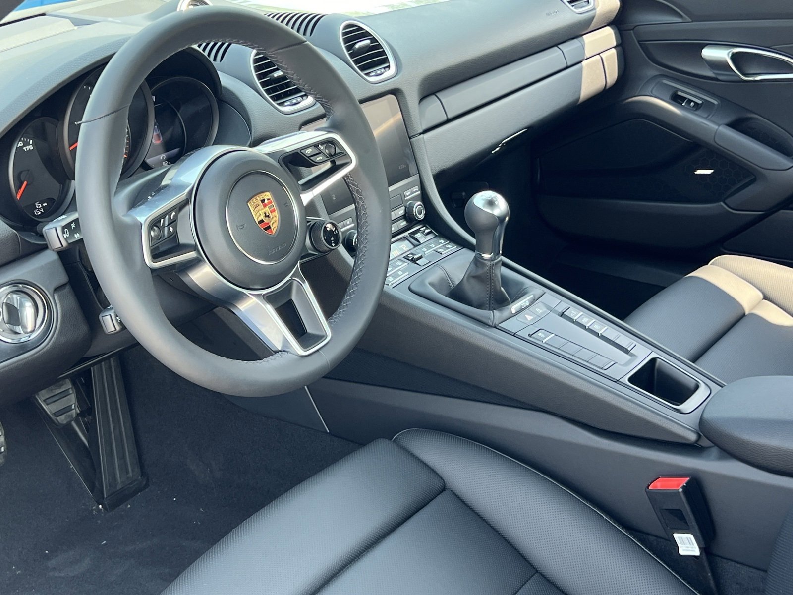 New 2025 Porsche 718 Cayman image 4