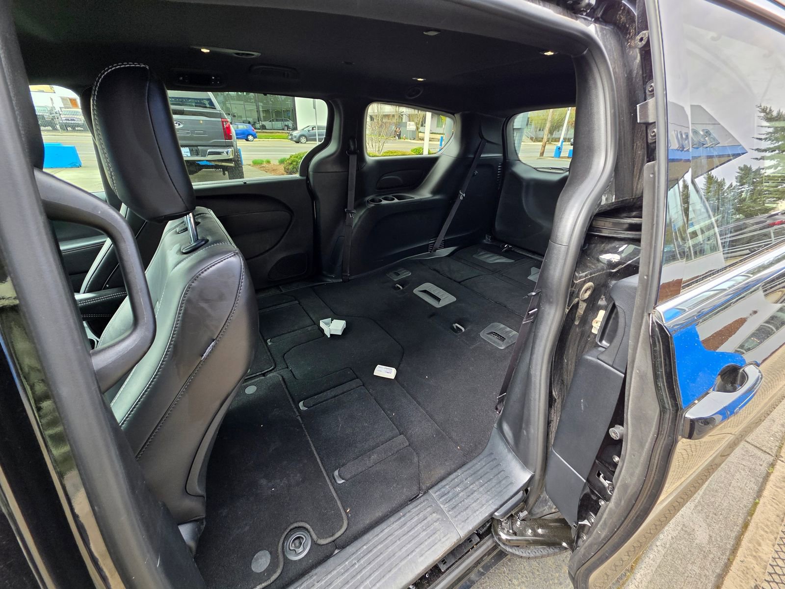 Used 2025 Chrysler Pacifica Select image 13