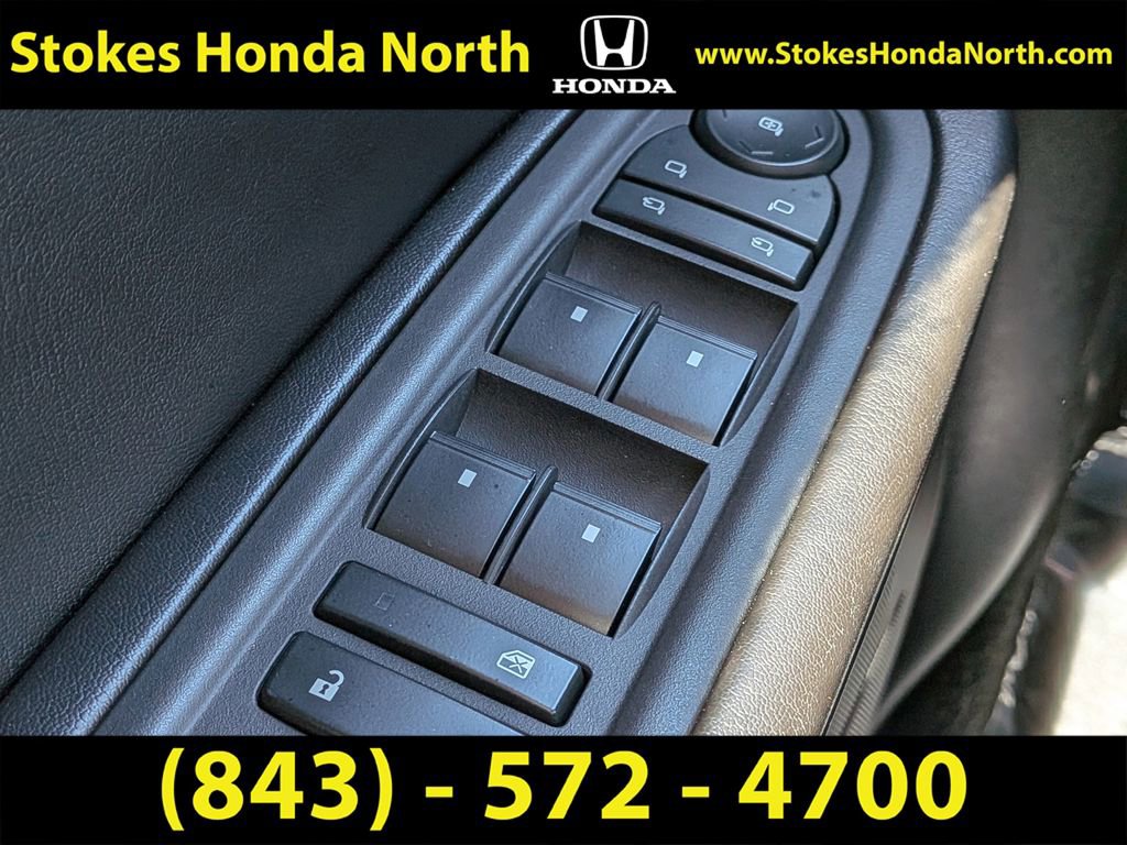 Used 2017 Chevrolet Traverse LT image 30