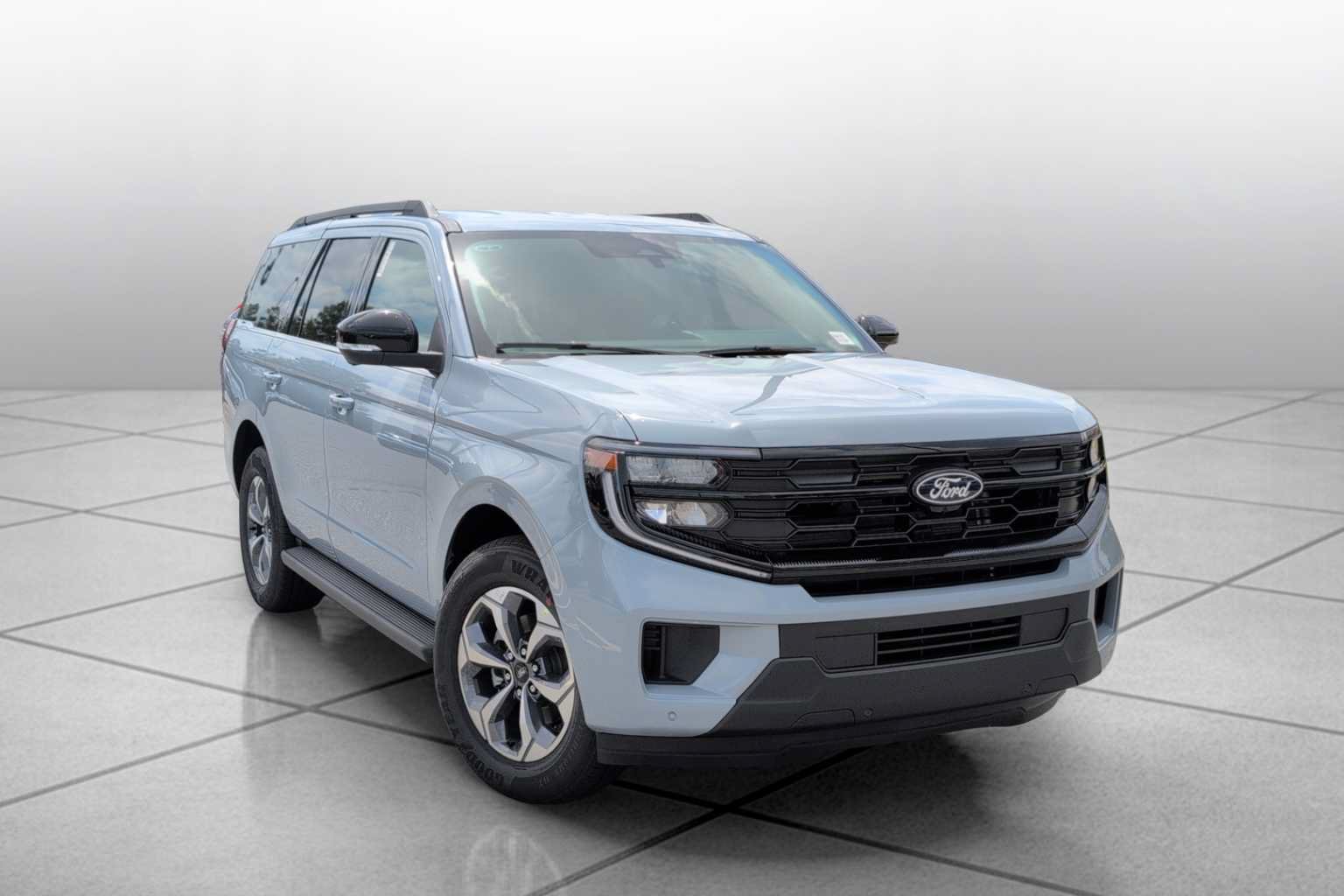 New 2027 Ford Expedition Active RWD image 2