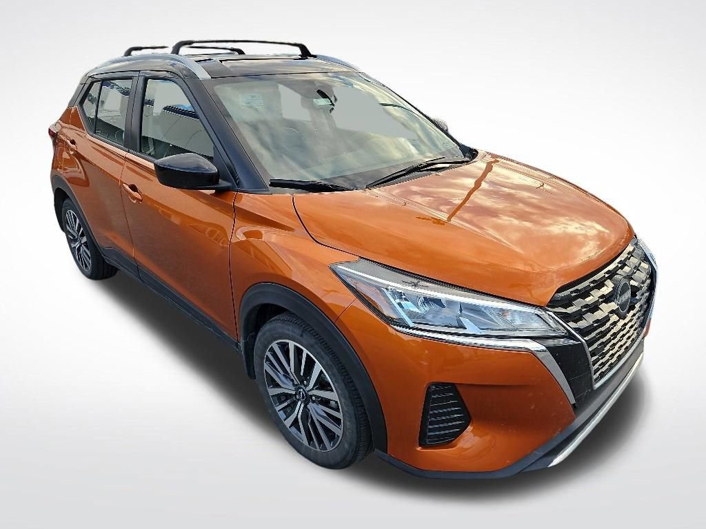 Used 2024 Nissan Kicks SV w/ Interior Electronics Package FWD image 3