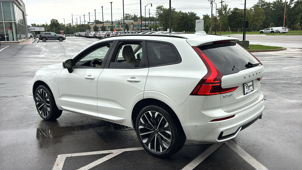New 2026 Volvo XC60 T8 Ultra w/ Protection Package Premier AWD/4WD image 3