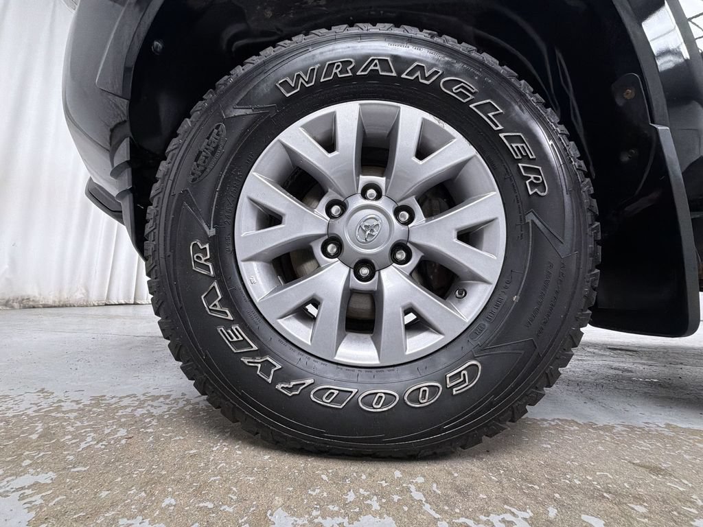 Certified 2019 Toyota Tacoma SR5 AWD/4WD image 14