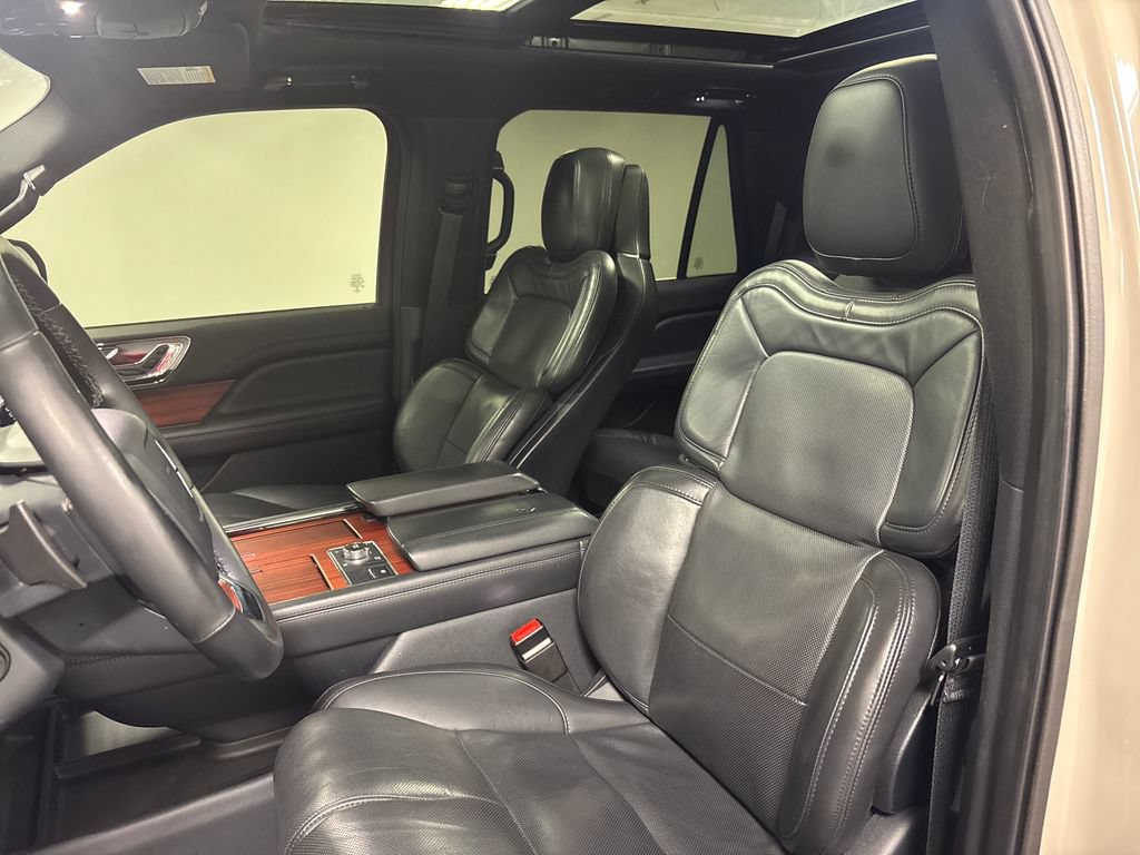Used 2022 Lincoln Navigator Reserve AWD/4WD image 28