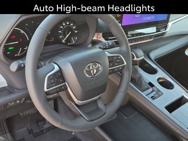 Certified 2026 Toyota Sienna XLE FWD image 11