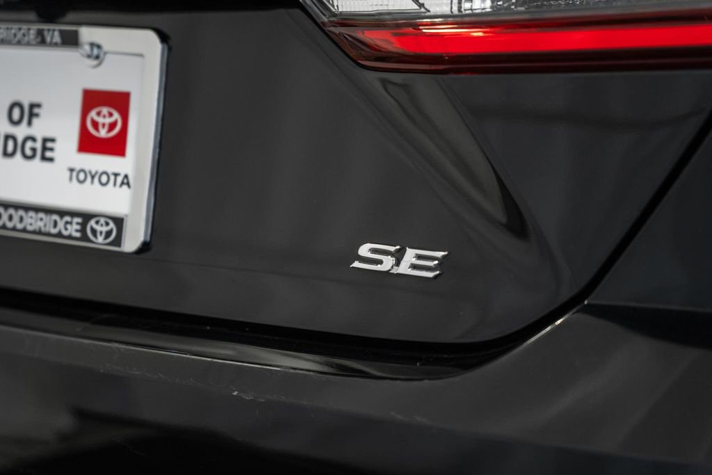 Used 2025 Toyota Camry SE image 7