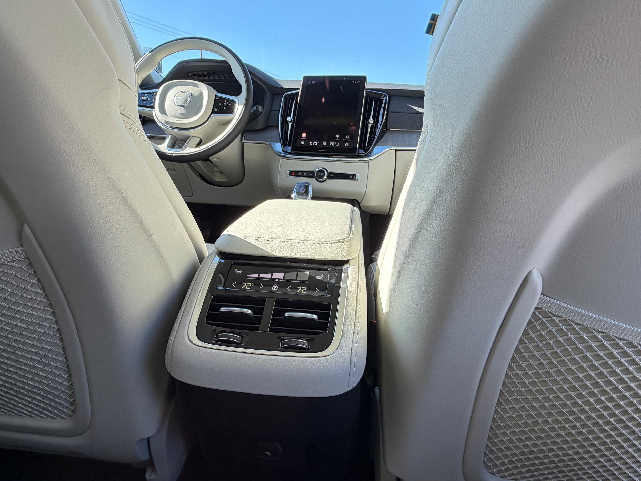New 2026 Volvo XC90 B6 Ultra w/ Protection Package AWD/4WD image 12