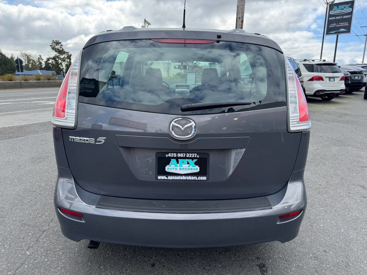 Used 2010 MAZDA MAZDA5 Sport image 6