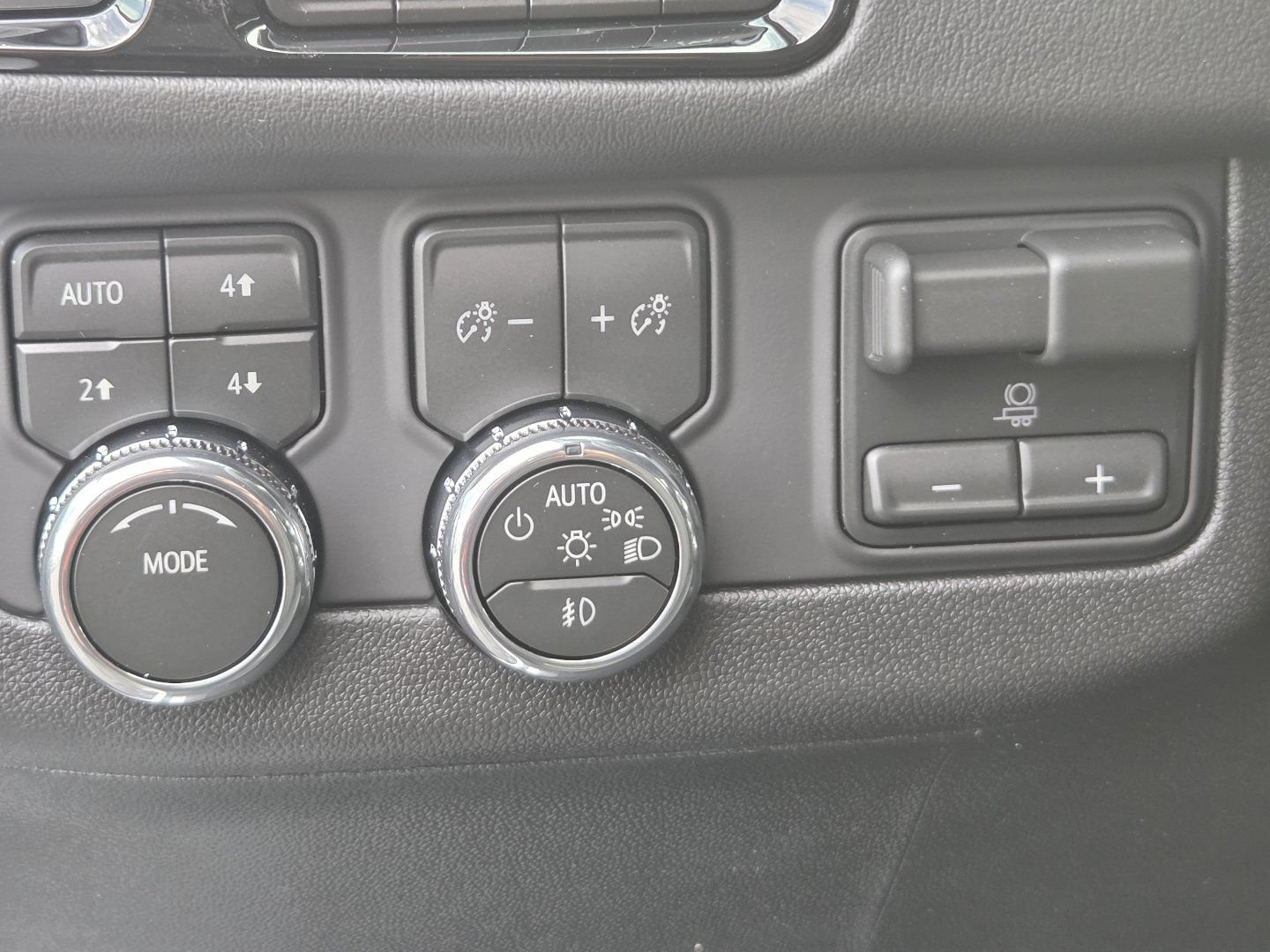 New 2026 GMC Yukon XL Elevation AWD/4WD image 31