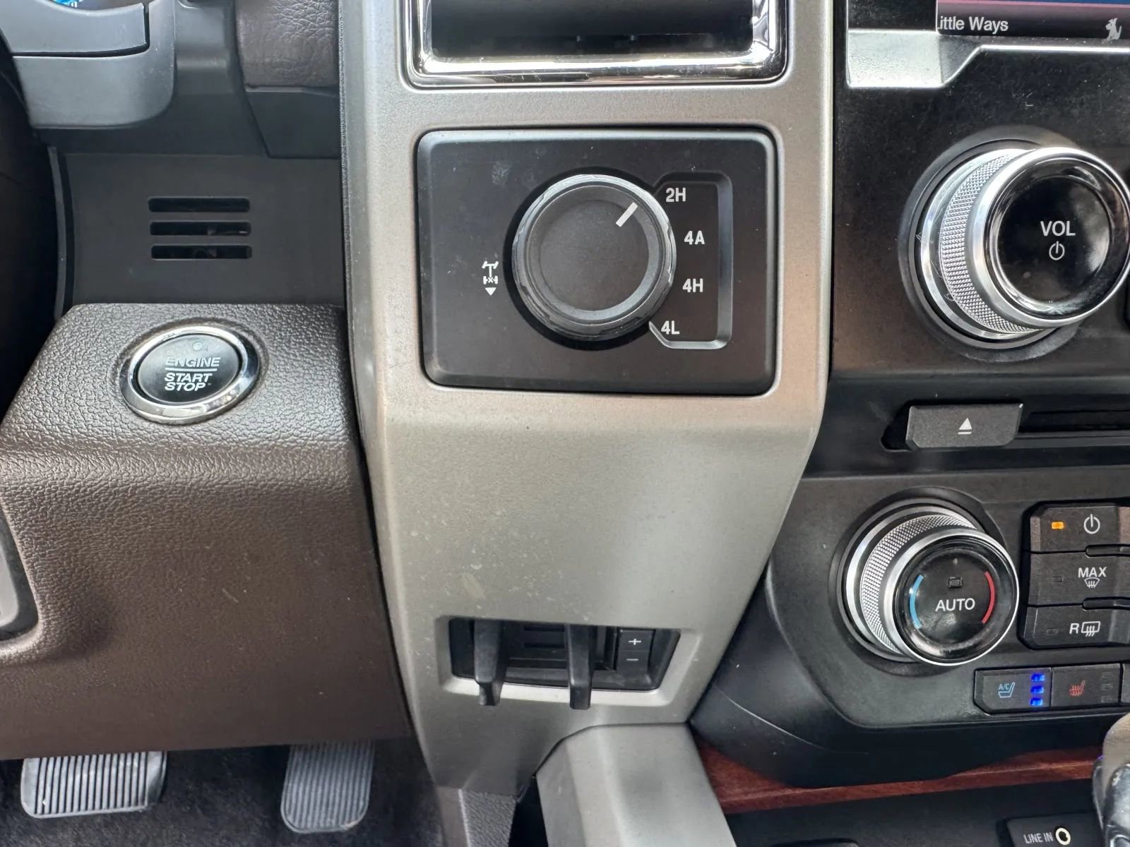 Used 2015 Ford F150 King Ranch w/ Equipment Group 601A Luxury AWD/4WD image 26