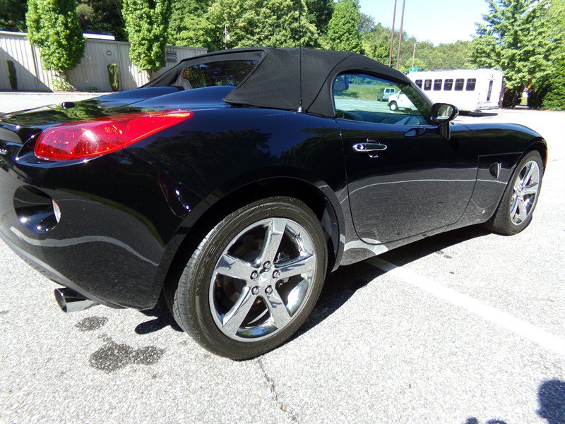 Used 2007 Pontiac Solstice Convertible w/ Premium Package RWD image 10