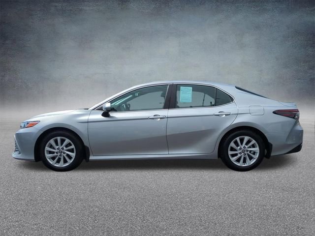 Used 2022 Toyota Camry LE FWD image 6