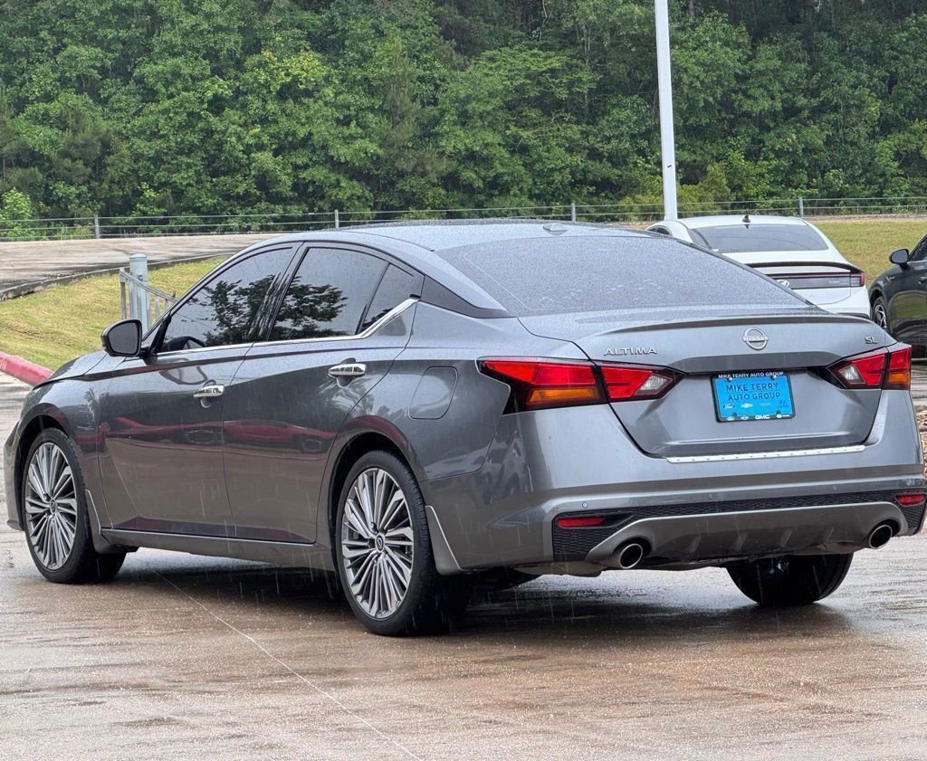 Used 2023 Nissan Altima 2.5 SL FWD image 13