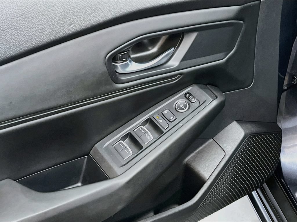 Used 2025 Honda Accord SE image 16