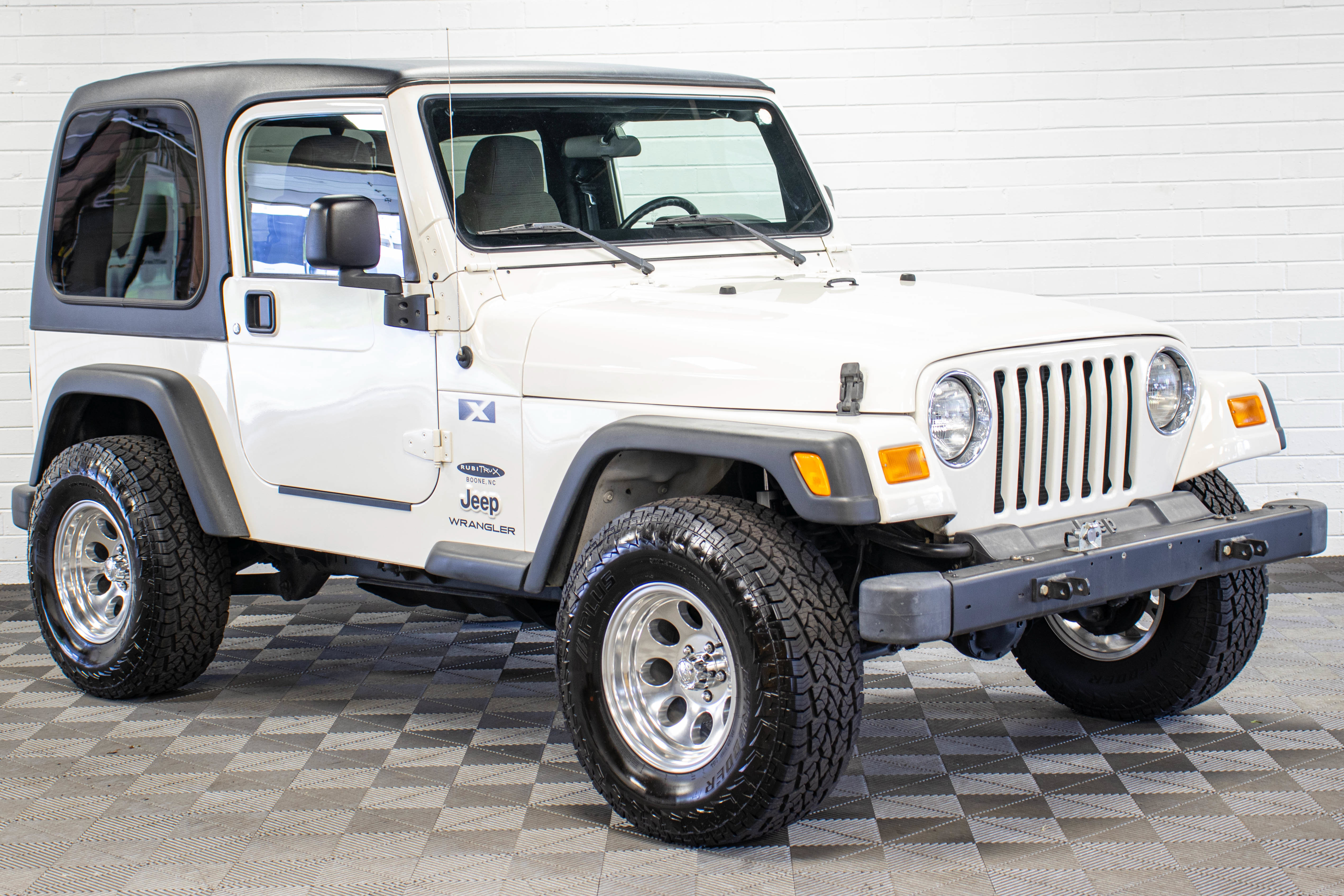 Used 2004 Jeep Wrangler X w/ Convenience Group AWD/4WD image 1