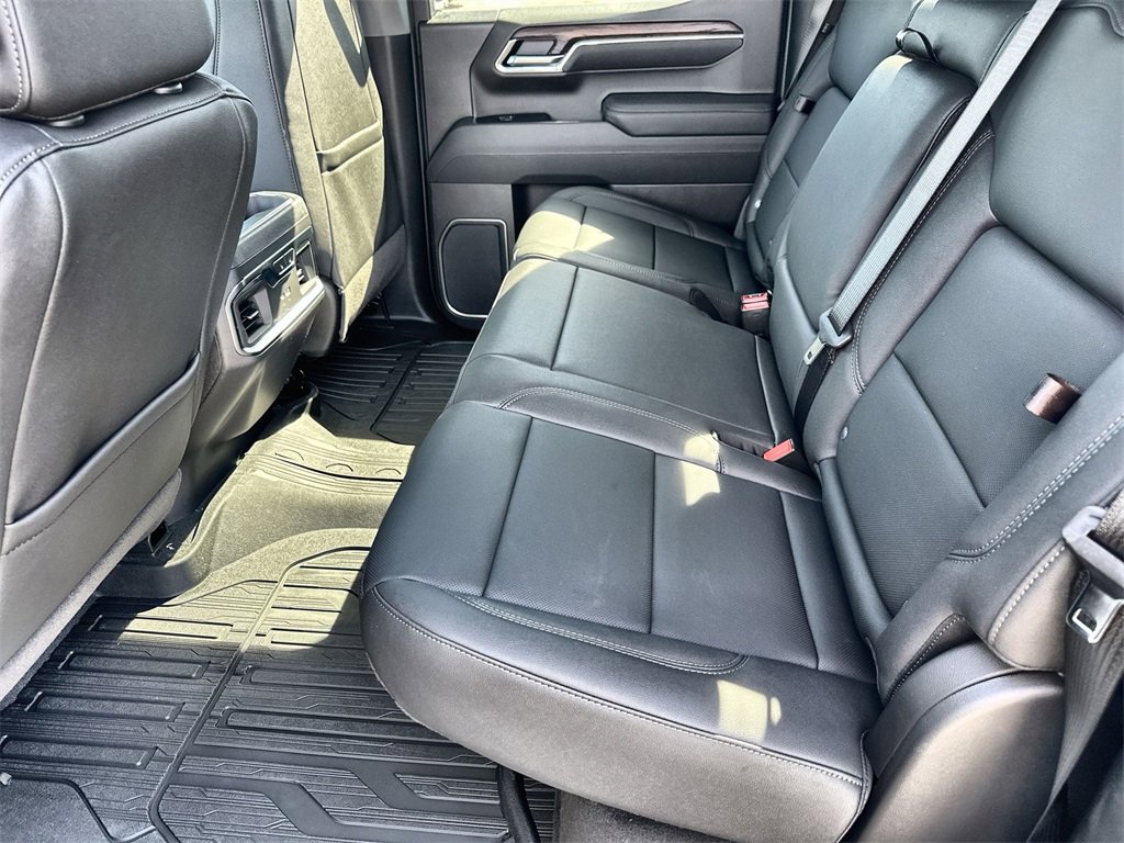 New 2026 GMC Sierra 1500 SLT image 16