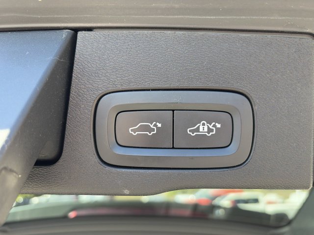 Used 2022 Volvo XC60 B6 Inscription w/ Protection Package Premier AWD/4WD image 35