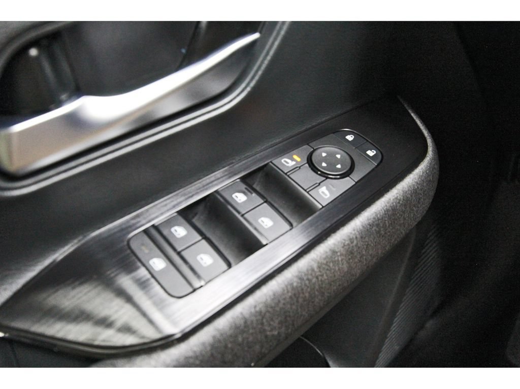 Used 2026 Nissan Kicks SV w/ SV Premium Package FWD image 21