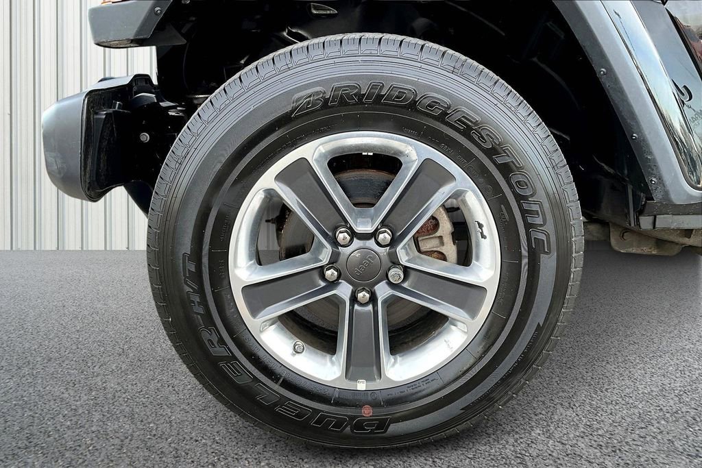 Used 2019 Jeep Wrangler Unlimited Sahara w/ Dual Top Group image 33