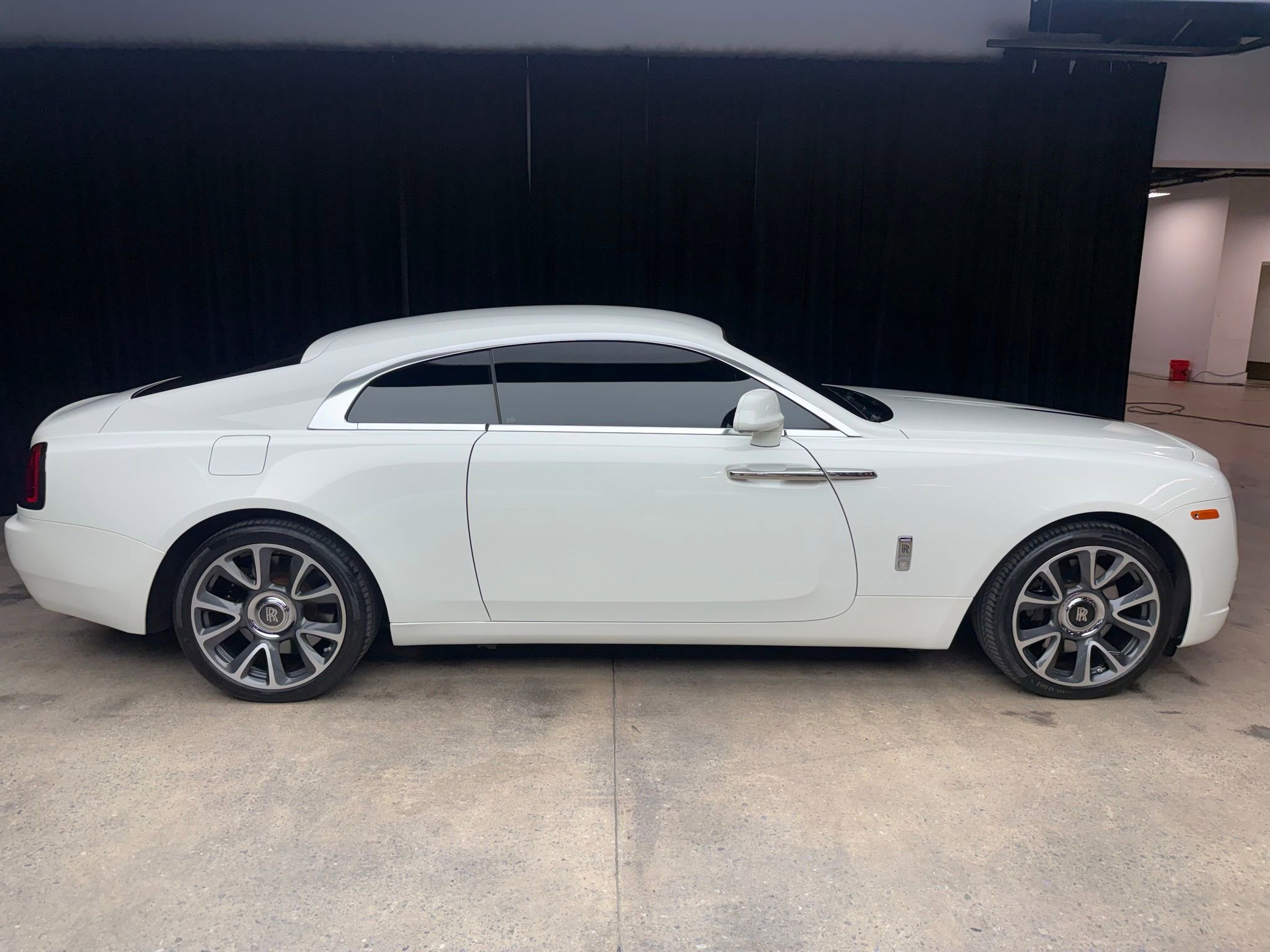 Used 2017 Rolls-Royce Wraith RWD image 2