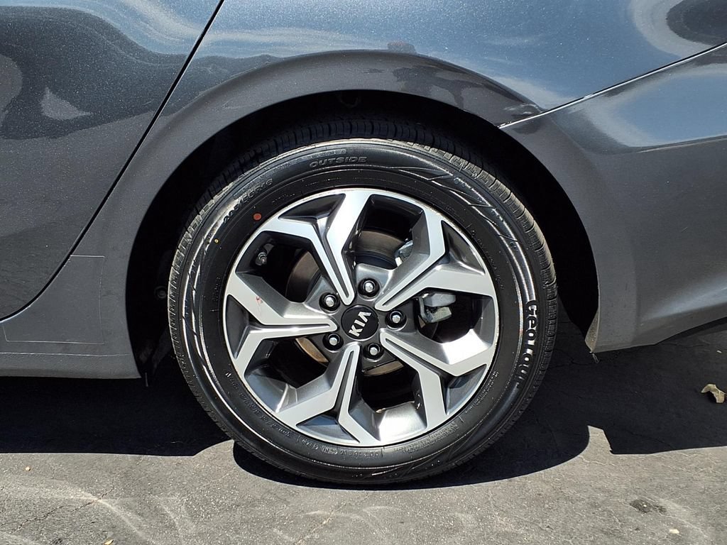 Used 2021 Kia Forte LXS FWD image 4